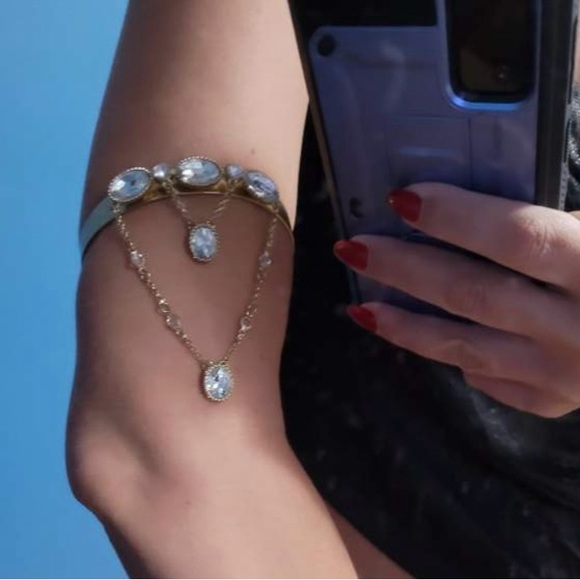 ⭐️ Awesome Rhinestone Tassel Arm Band ⭐️ - Picture 4 of 4